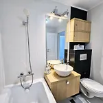 Lejlighed Spacious 2br Oasis Modern Comfort Near Parks & Malls