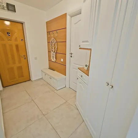 شقة Spacious 2br Oasis Modern Comfort Near Parks & Malls