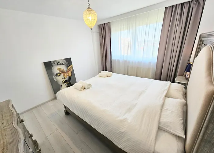 Spacious 2br Oasis Modern Comfort Near Parks & Malls Apartman *