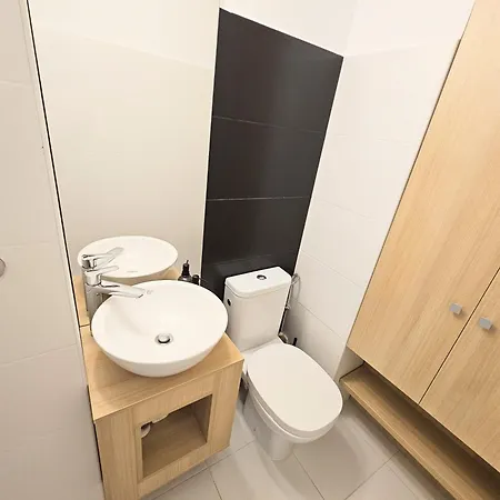 Spacious 2br Oasis Modern Comfort Near Parks & Malls Apartment Bucharest