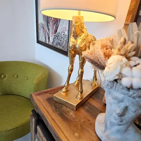 Spacious 2br Oasis Modern Comfort Near Parks & Malls Bukarest