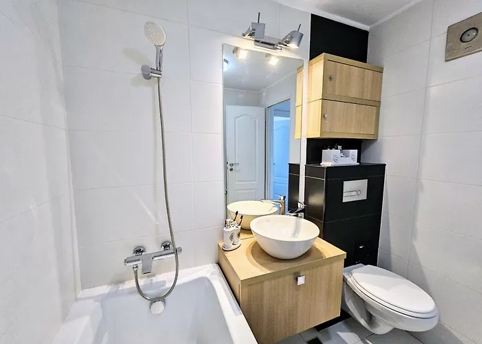 דירה Spacious 2br Oasis Modern Comfort Near Parks & Malls