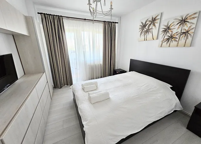 Spacious 2br Oasis Modern Comfort Near Parks & Malls Bükreş