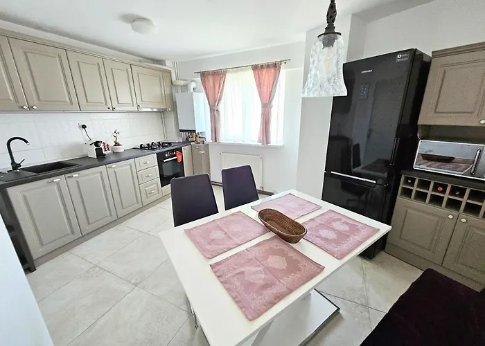 Spacious 2br Oasis Modern Comfort Near Parks & Malls